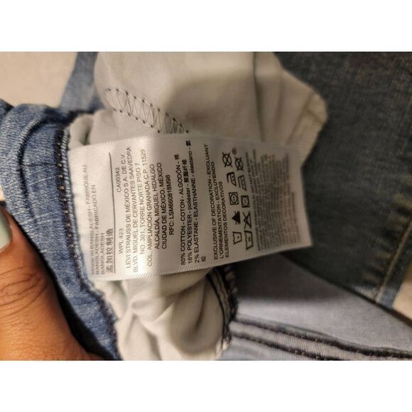 Levi Strauss Signature Women's Blue High-rise Curvy Straight Zip-fly Denim Jeans - Picture 5 of 9